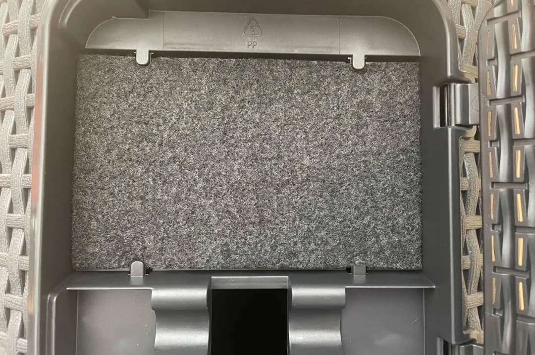 Jak stosować filtr węglowy do kuwety, aby uniknąć nieprzyjemnych zapachów